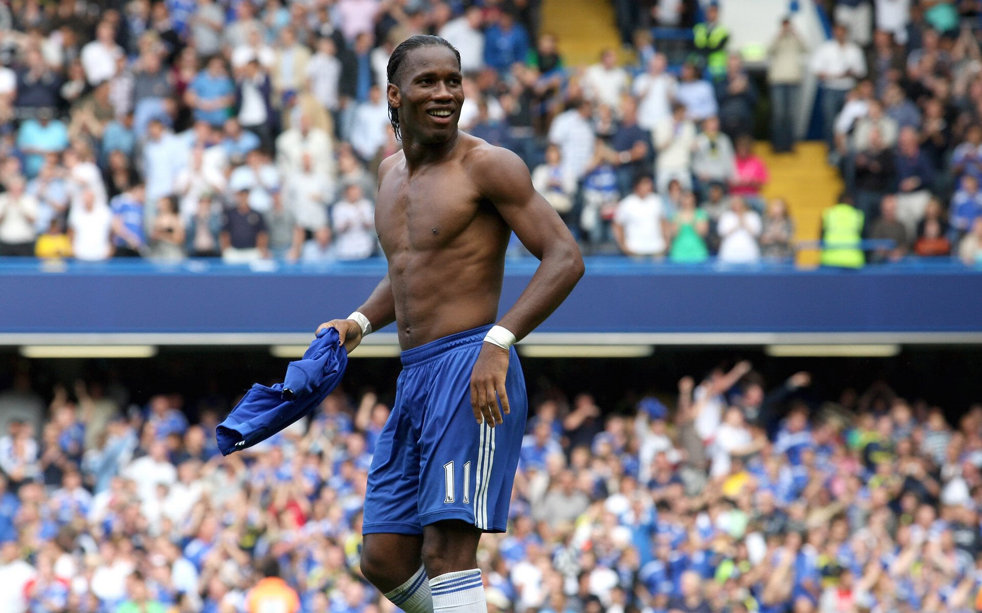 双线狂飙，阿森纳强行终结波兰悬念，卡拉斯科德甲争冠夜接管比赛