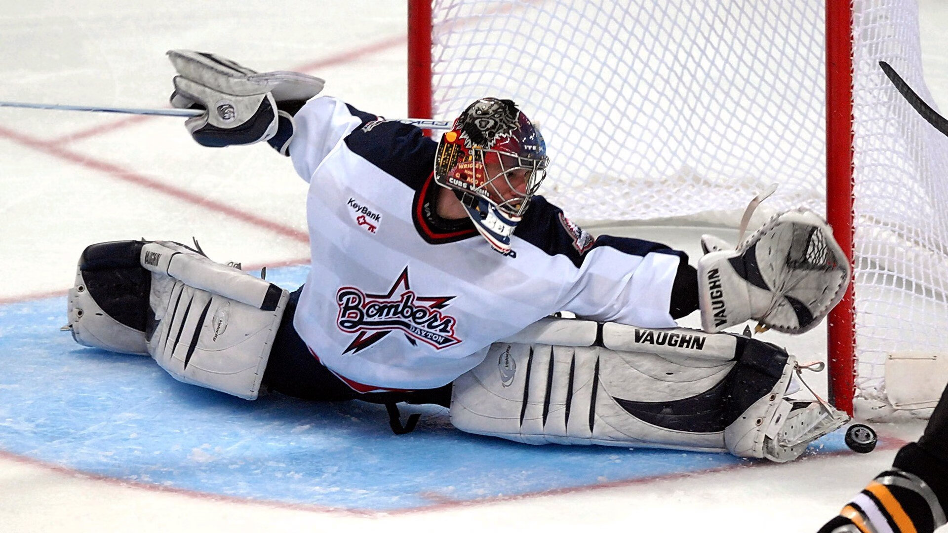 赛道与球场，双线战场上的新赛季序章