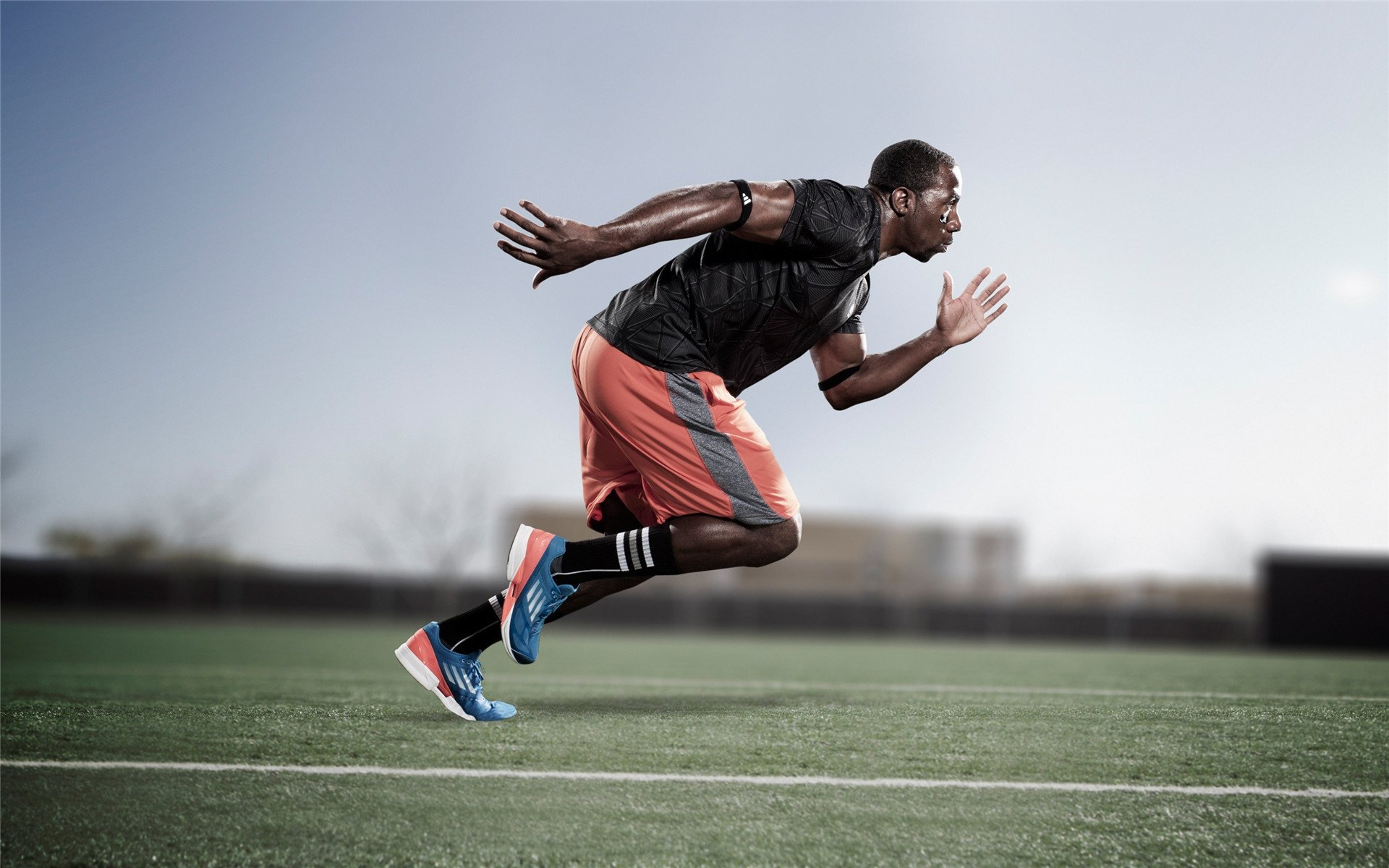 绿茵绝杀与赛道狂飙，当马里压哨击倒米兰，孙兴慜在F1街道赛上演超车奇迹